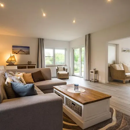 Holiday home Jule Mit Grossem Umzaeunten Grundstueck Pudagla