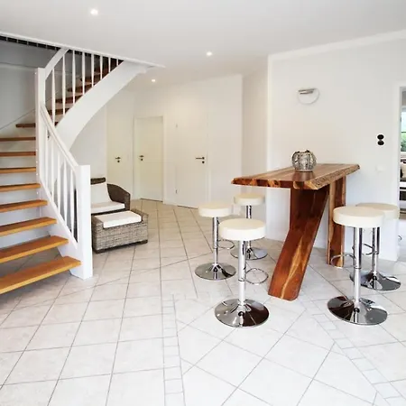 Jule Mit Grossem Umzaeunten Grundstueck Holiday home *