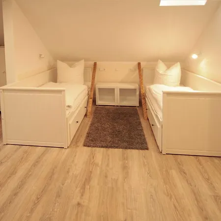 Jule Mit Grossem Umzaeunten Grundstueck Holiday home Pudagla