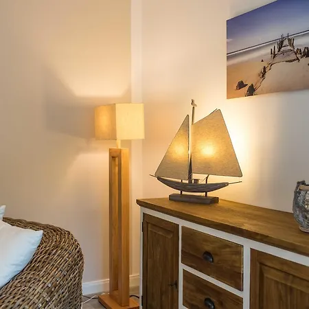 Jule Mit Grossem Umzaeunten Grundstueck Holiday home Pudagla