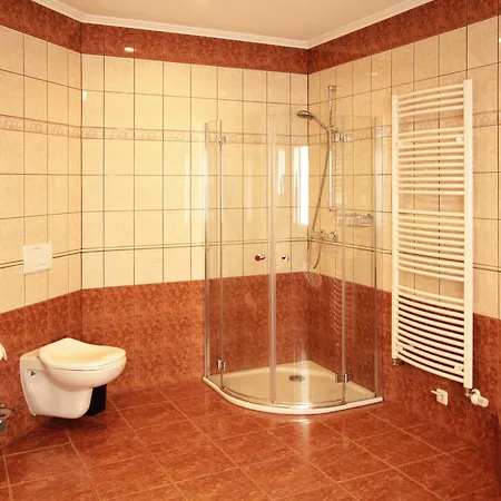 Holiday home Jule Mit Grossem Umzaeunten Grundstueck
